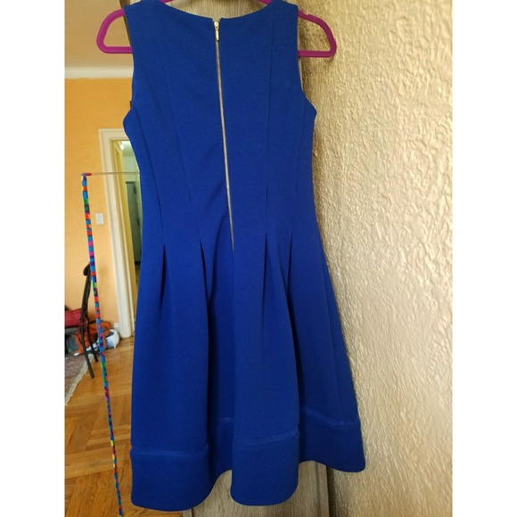V-Neck Pique Knit Dress with Mesh Inset at Hem - Picture 4 of 5
